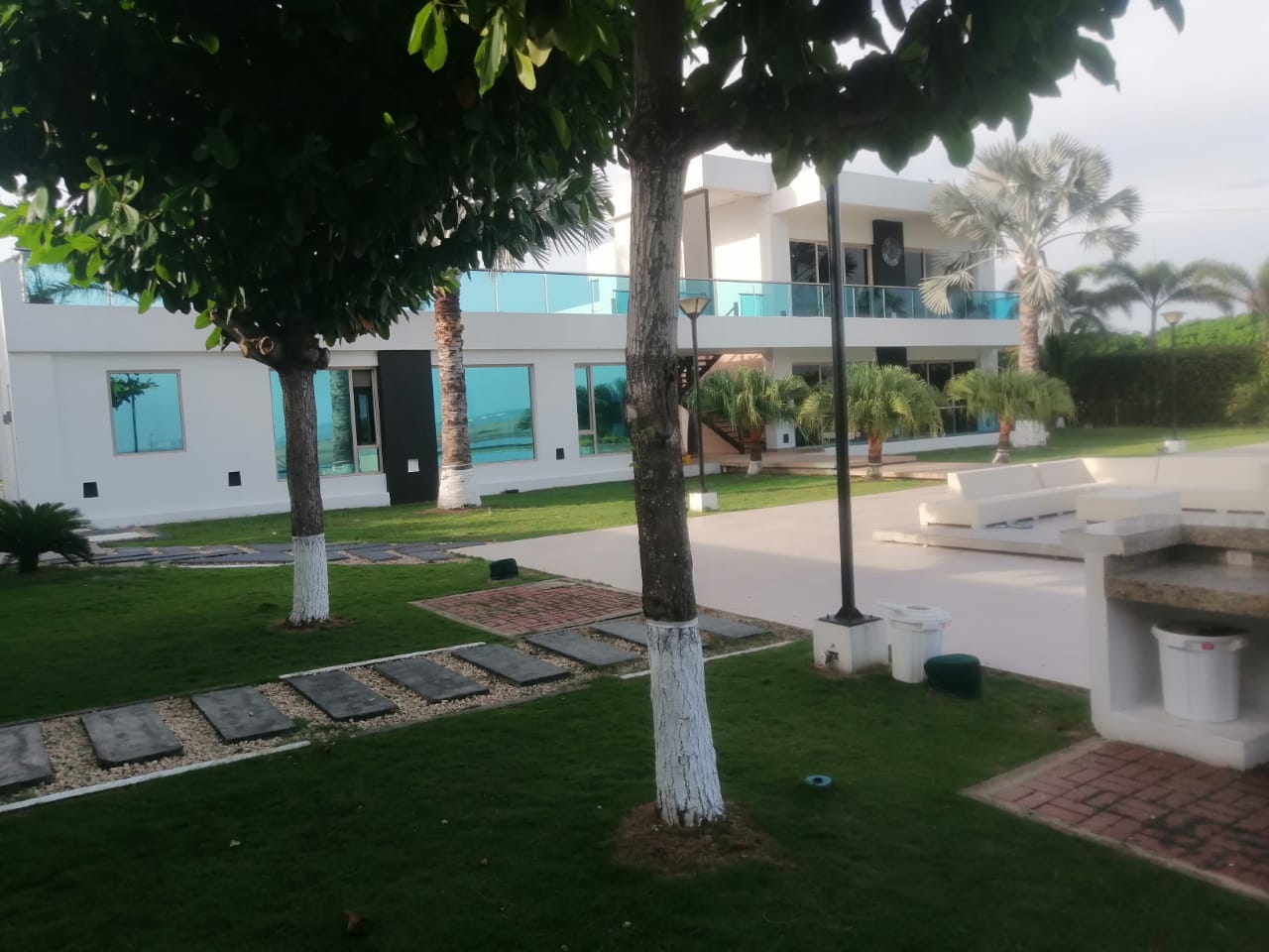 Exterior-2.jpg